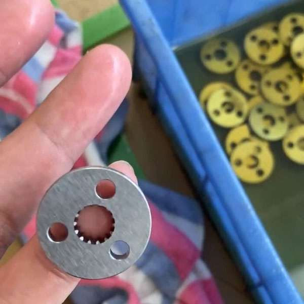 brochante de agujero interno 